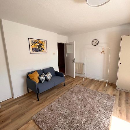 Ein Schoenes Zimmer In Kiel Bagian luar foto