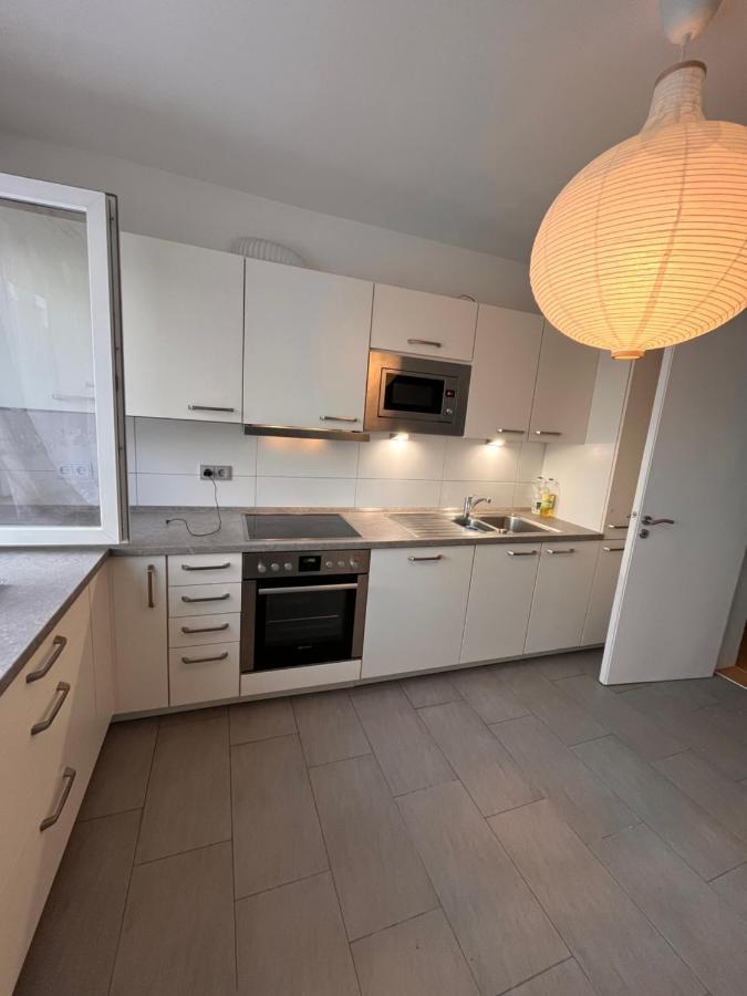 Ein Schoenes Zimmer In Kiel Bagian luar foto