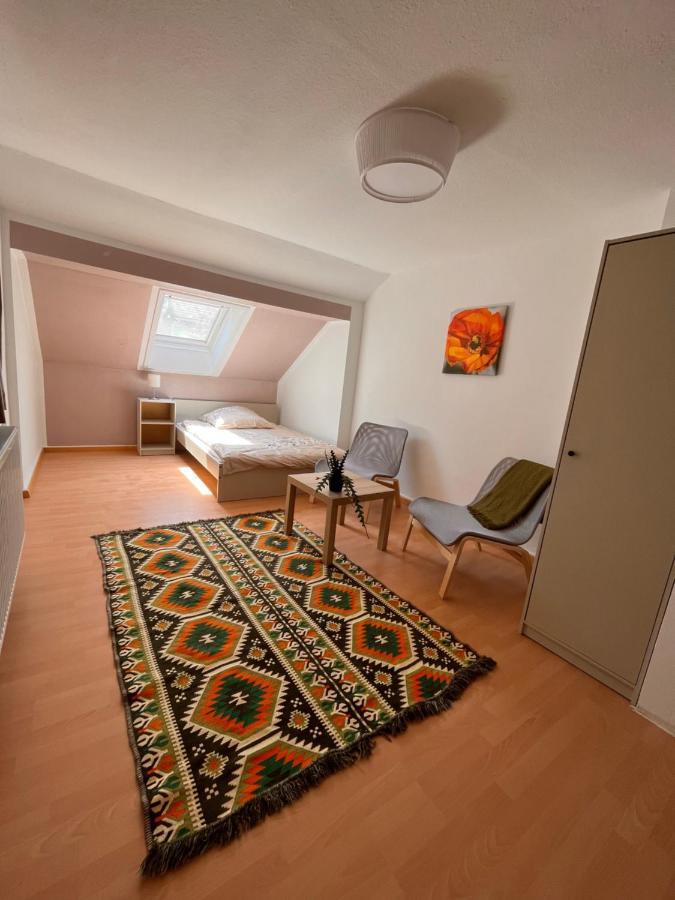 Ein Schoenes Zimmer In Kiel Bagian luar foto
